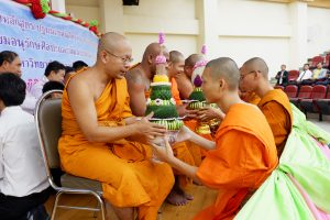 คณะสังคมฯ จัดกิจกรรมไหว้ครู ต้อนรับนิสิตใหม่ และเตรียมความพร้อมก่อนเข้าศึกษา ประจำปีการศึกษา ๒๕๖๒