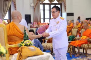ผู้ช่วย​อธิการบดี​ฝ่าย​วิชาการ​ มจร​ รับพระราชทานเครื่องราชอิสริยาภรณ์​ และรางวัล​ศิษย์​เก่าดีเด่น