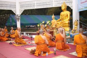 นิสิต​คณะ​สังคม​ศาสตร์​ ปฏิบัติ​วิปัสสนา​กัมมัฏฐาน​ โครงการ​ปฏิบัติ​วิปัสสนา​กัมมัฏฐาน​ ของ​นิสิต​คณะ​สังคม​ศาสตร์​ ชั้นปี​ที่​ ๑​-๔​