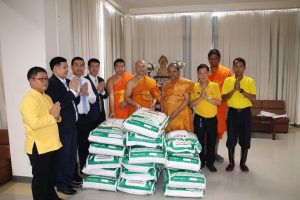 ​คณะ​สังคม​ศาสตร์​ มอบข้าวหอมคัดพิเศษแก่หอฉัน​ มจร