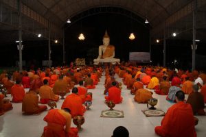 นิสิต​คณะ​สังคม​ศาสตร์​ ทำวัตรเช้า โครงการ​ปฏิบัติ​วิปัสสนา​กัมมัฏฐาน ประจำปี ๒๕๖๓