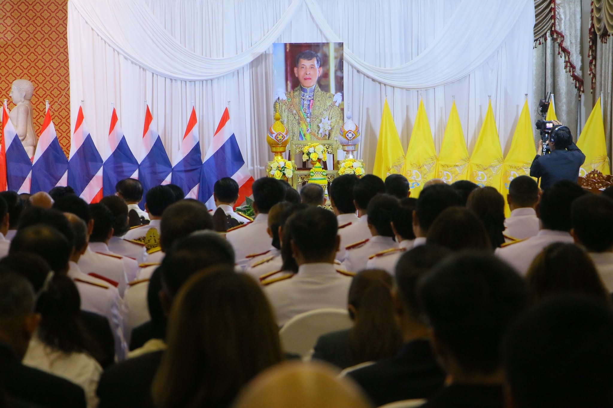 บุคลากรคณะสังคมฯ ร่วมพิธีถวายพระพรชัยมงคลและเจริญพระพุทธมนต์เฉลิมพระเกียรติ พระบาทสมเด็จพระปรเมนทรรามาธิบดีศรีสินทรมหาวชิราลงกรณฯ พระวชิรเกล้าเจ้าอยู่หัว