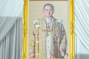 บุคลากรคณะสังคมฯ ร่วมพิธีเจริญพระพุทธมนต์เนื่องในวันคล้ายวันพระบรมราชสมภพ พระบาทสมเด็จพระบรมชนกาธิเบศร มหาภูมิพลอดุลยเดชมหาราช บรมนาถบพิตร วันชาติ และวันพ่อแห่งชาติ