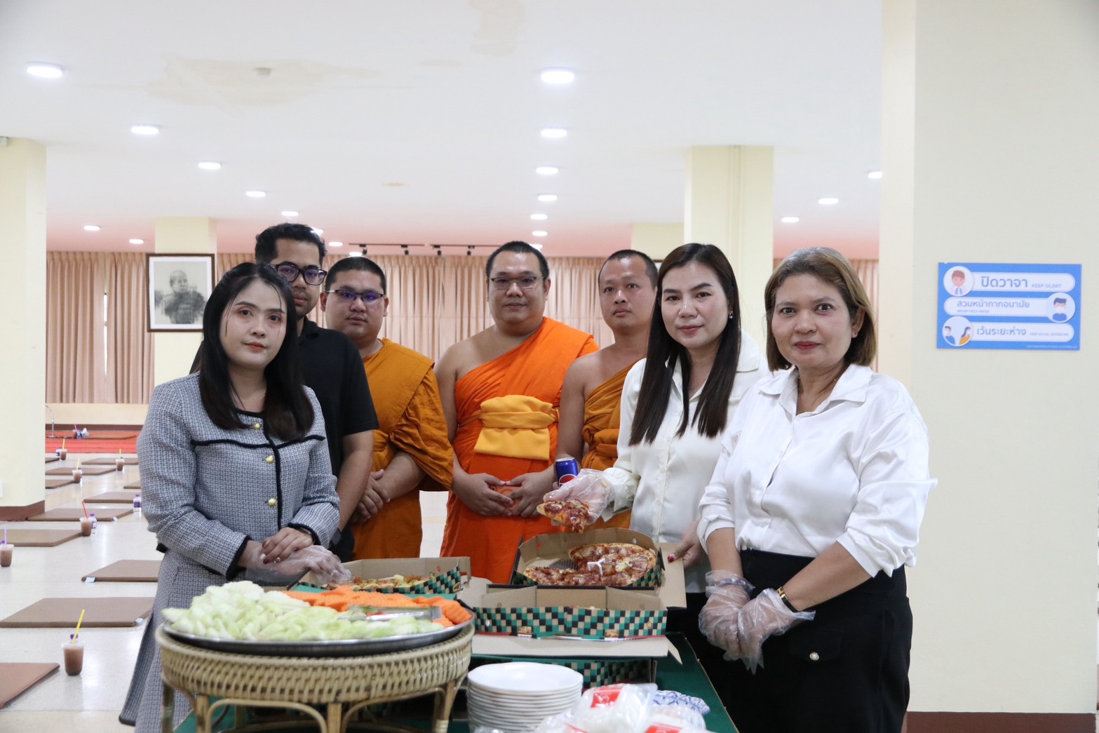คณะสังคมศาสตร์ ร่วมเป็นเจ้าภาพถวายภัตตาหารเพลแด่ พระภิกษุ สามเณร โรงเรียนสาธิตมหาวิทยาลัยมหาจุฬาลงกรณราชวิทยาลัย ภายใต้โครงการปฏิบัติวิปัสสนากรรมฐาน ประจำปี ๒๕๖๙